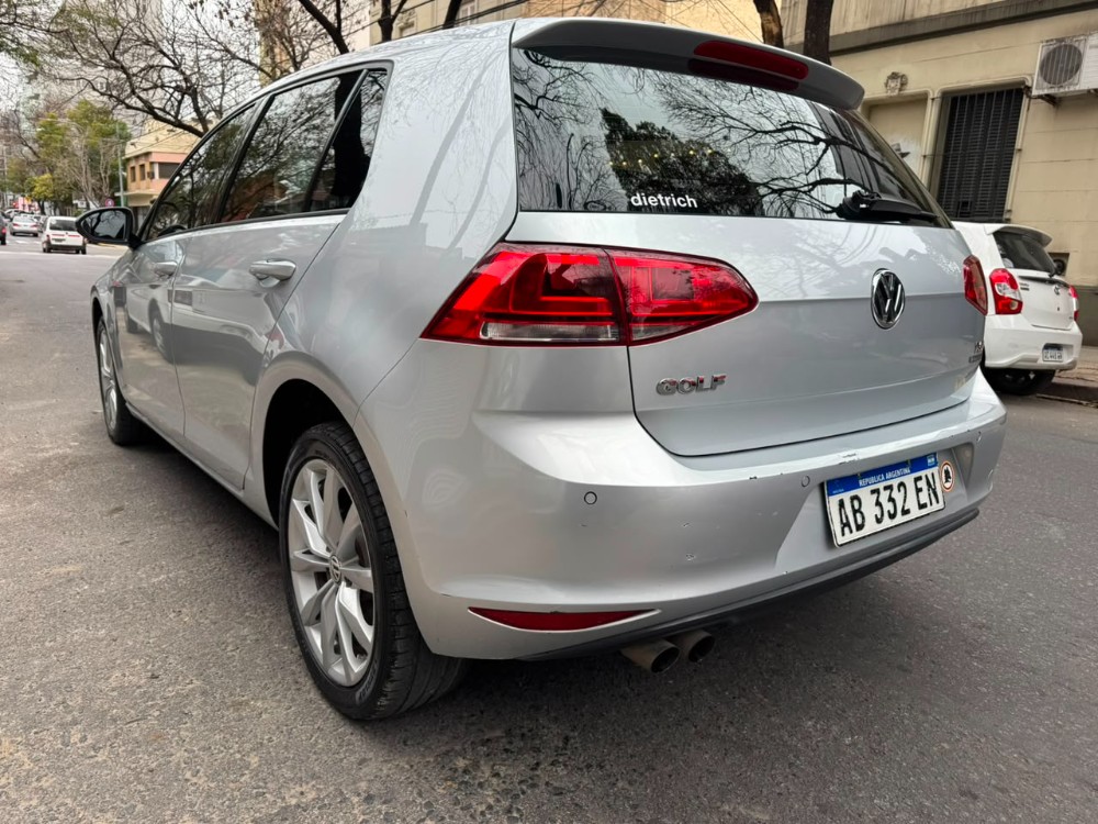 Volkswagen Golf Highline — foto 8